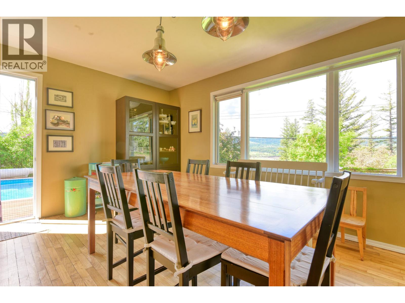 8 WINDMILL CRESCENT - 7
