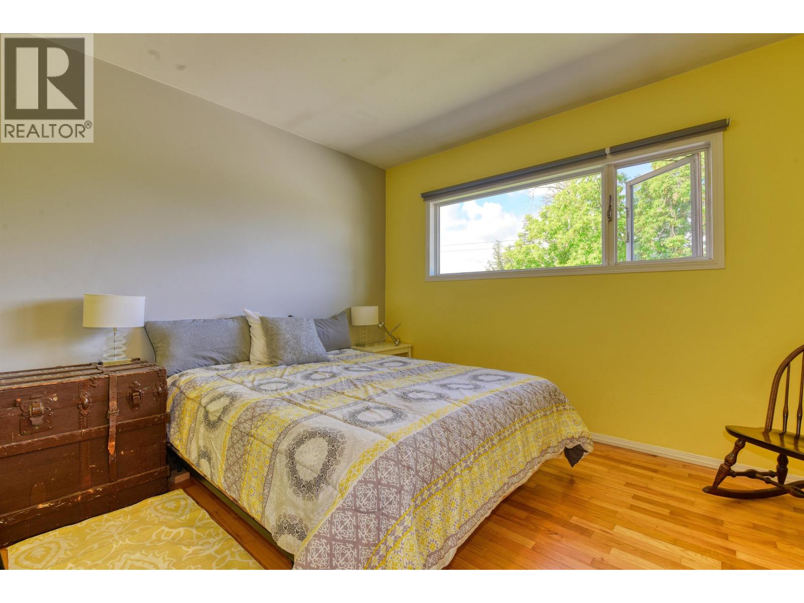 8 WINDMILL CRESCENT - 16