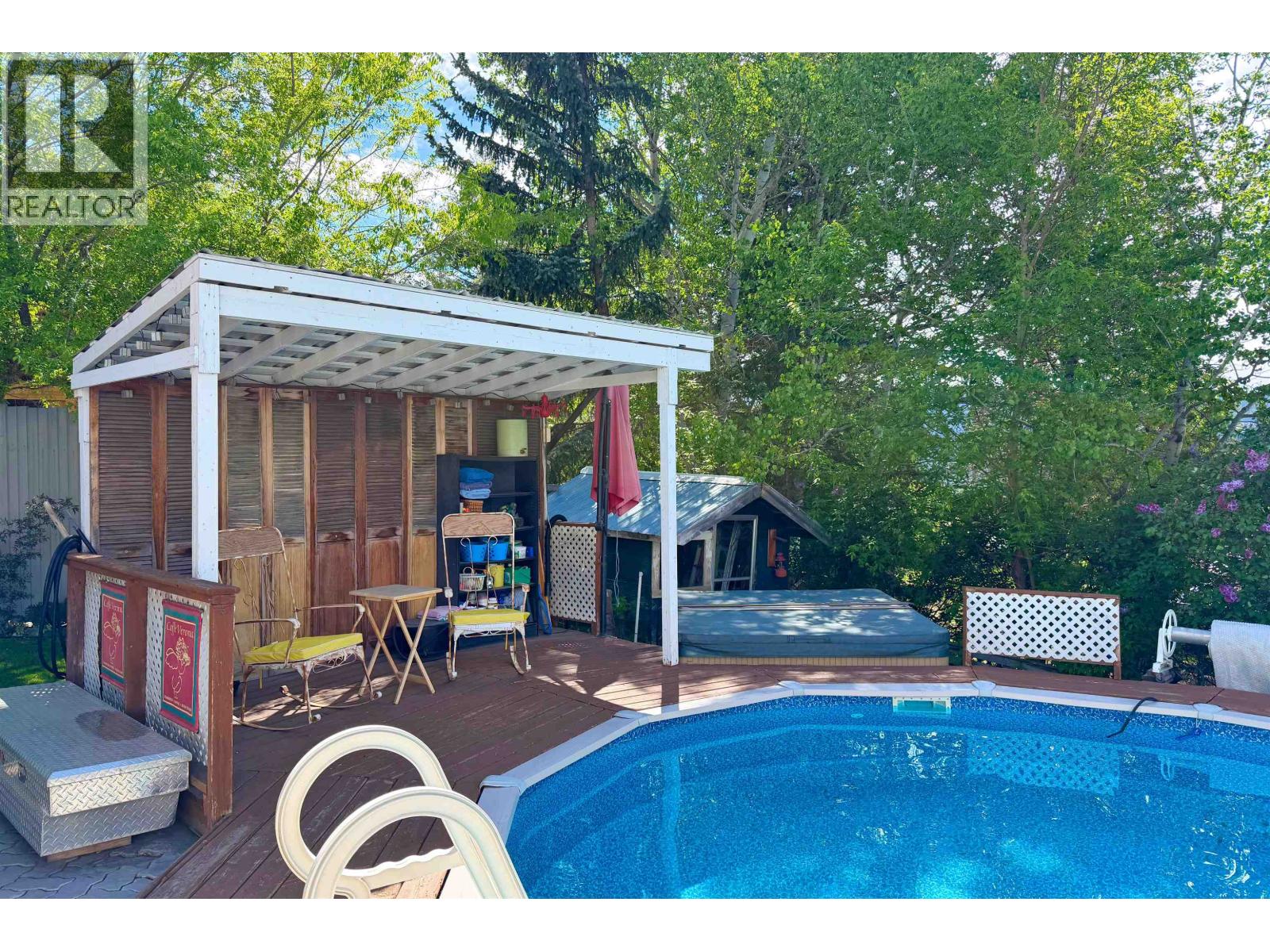 8 WINDMILL CRESCENT - 20
