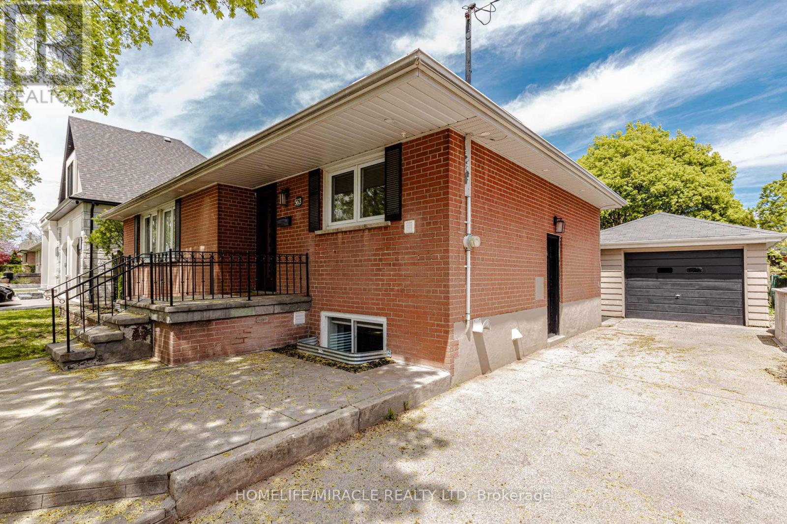563 TAPLOW CRESCENT - Image 2
