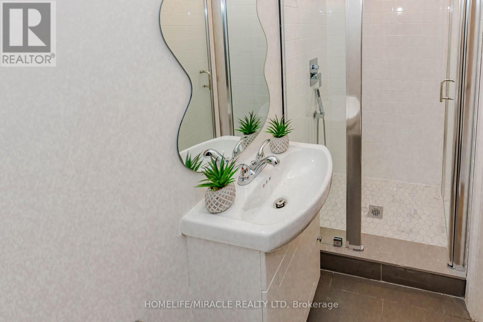 563 TAPLOW CRESCENT - 22