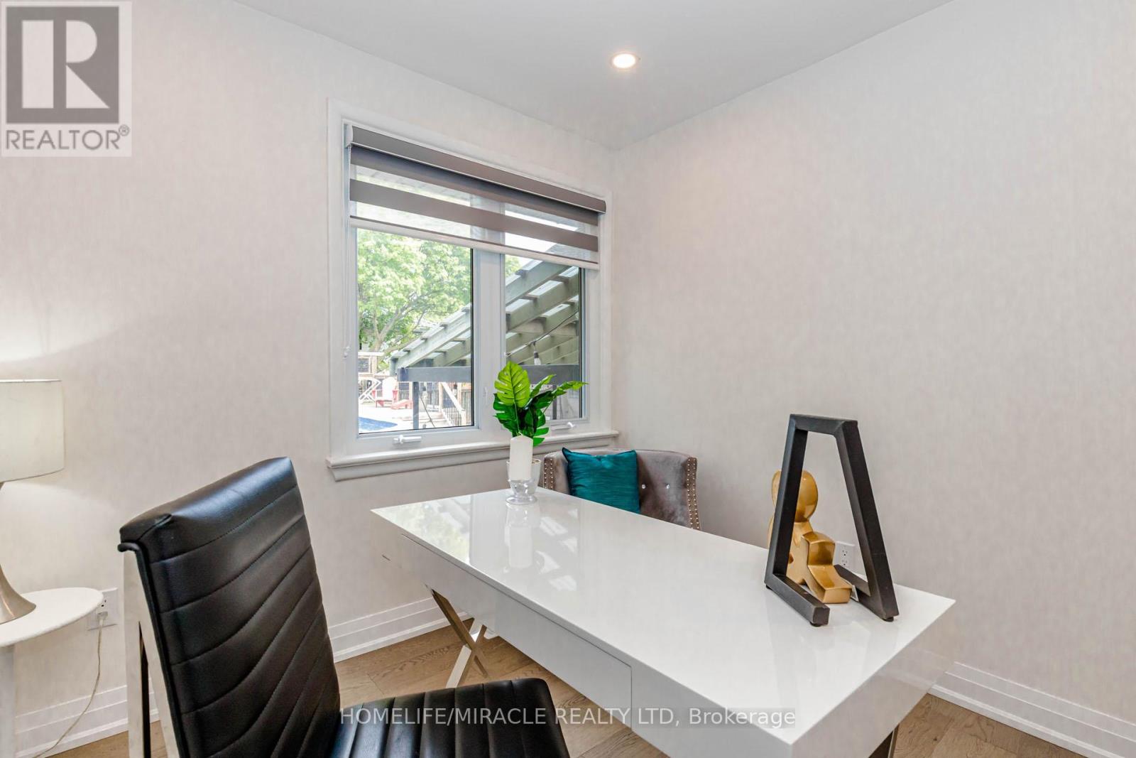 563 TAPLOW CRESCENT - 28