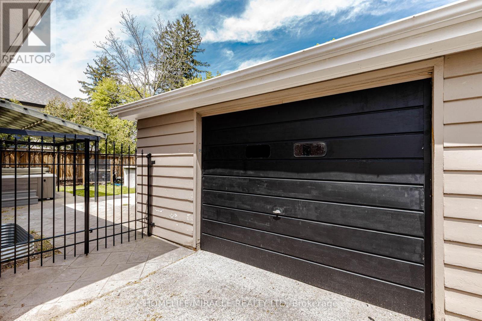 563 TAPLOW CRESCENT - 3