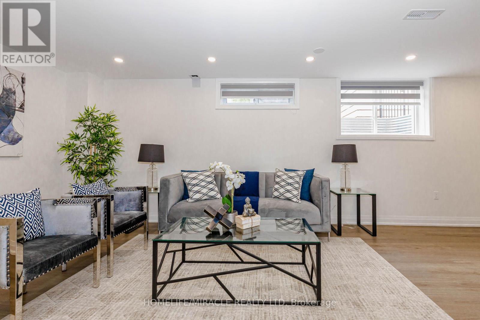 563 TAPLOW CRESCENT - 31