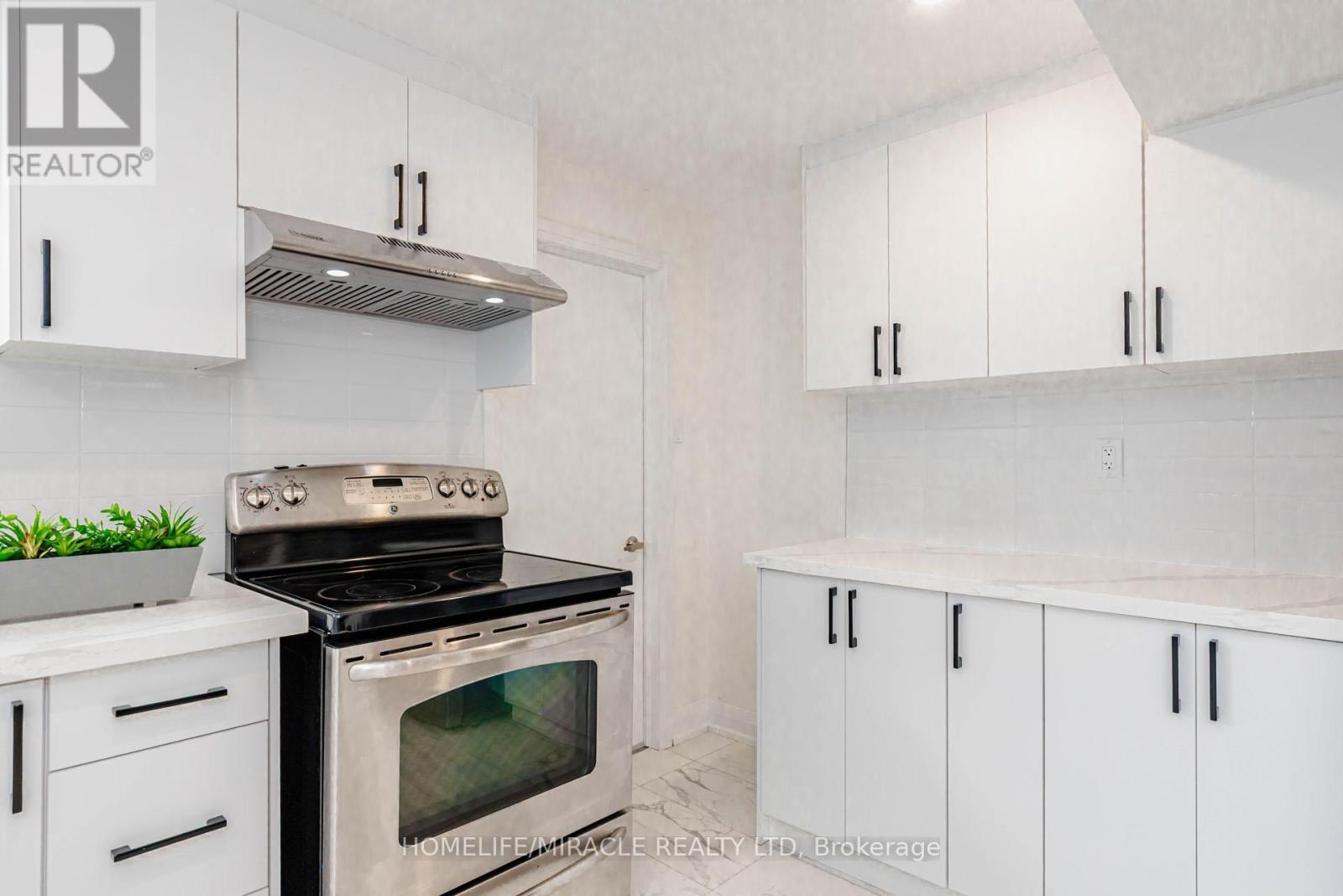 563 TAPLOW CRESCENT - 35