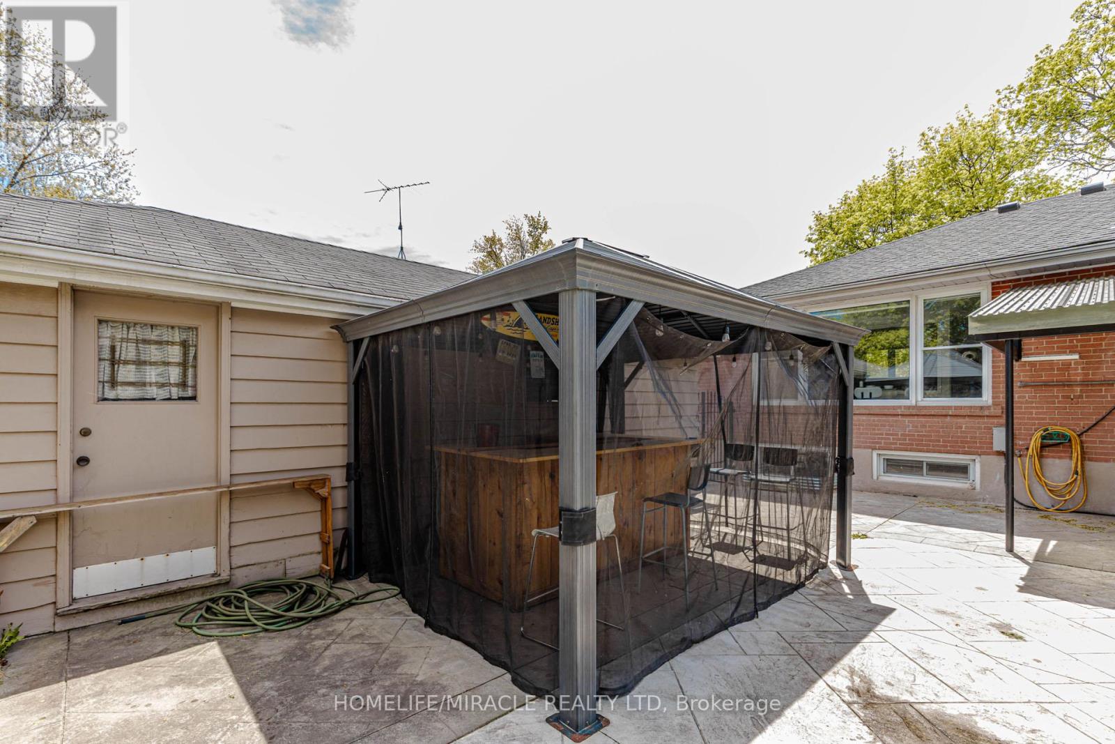 563 TAPLOW CRESCENT - 47