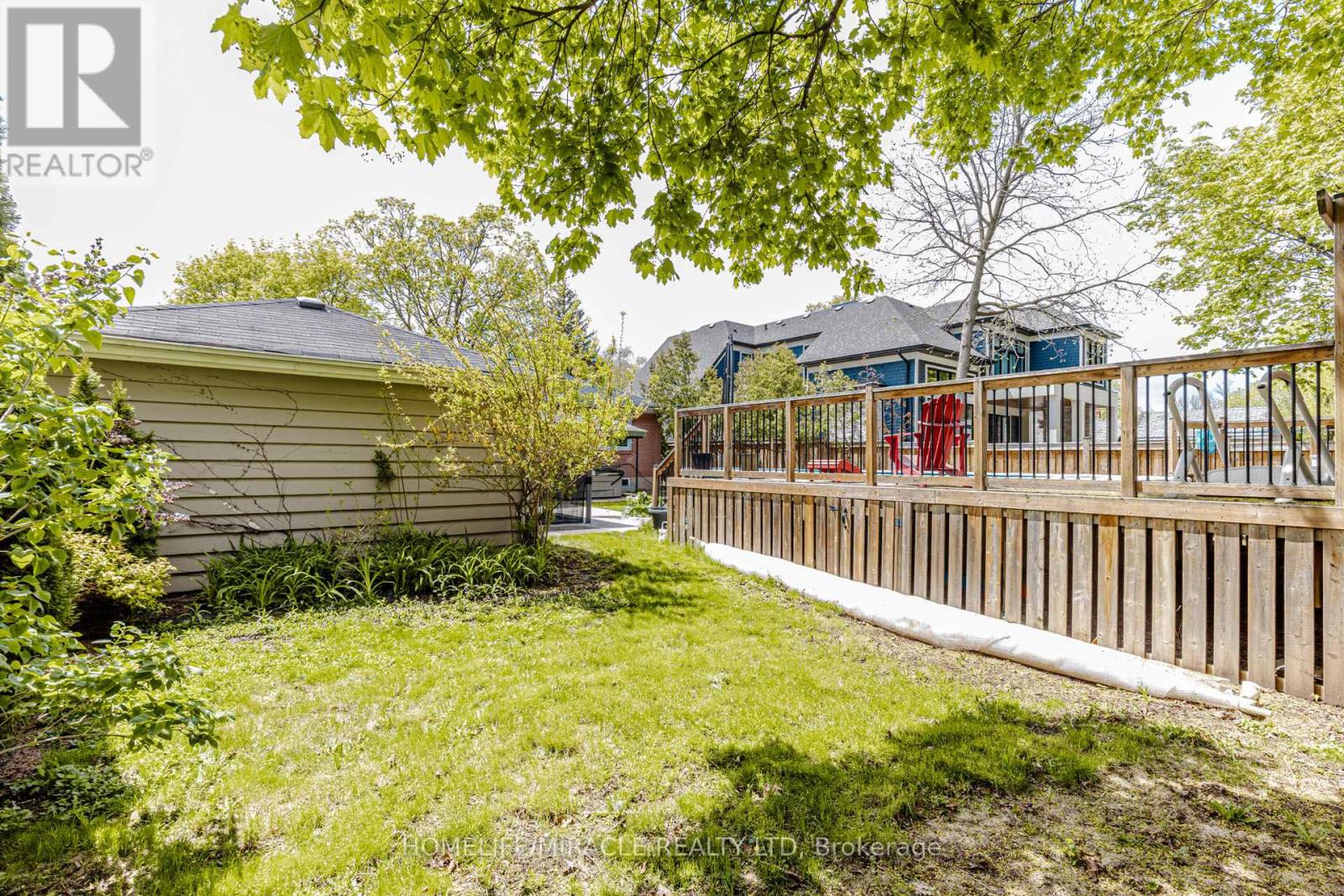 563 TAPLOW CRESCENT - 49