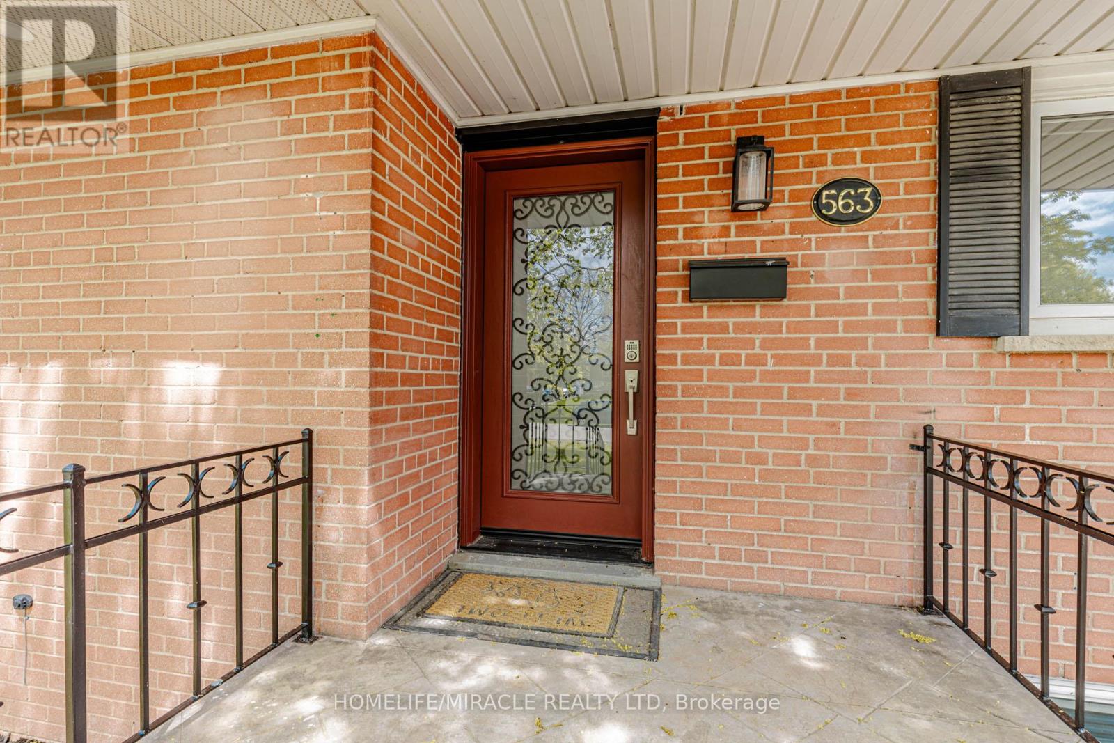 563 TAPLOW CRESCENT - 5