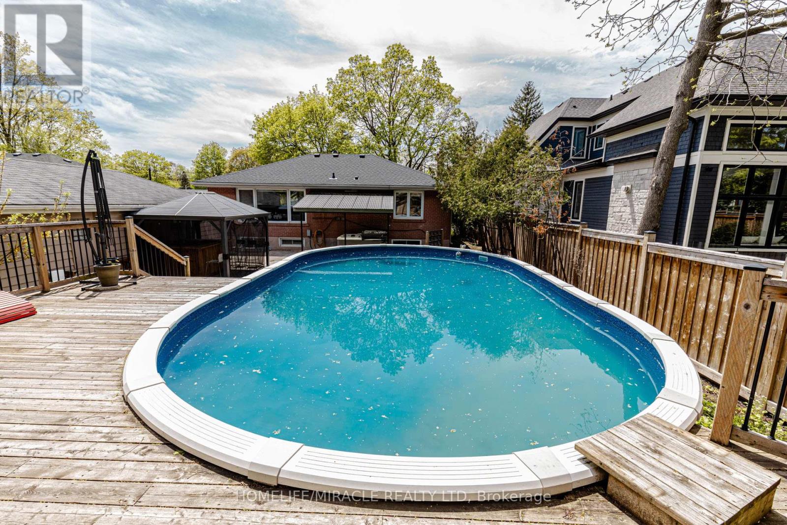 563 TAPLOW CRESCENT - 50