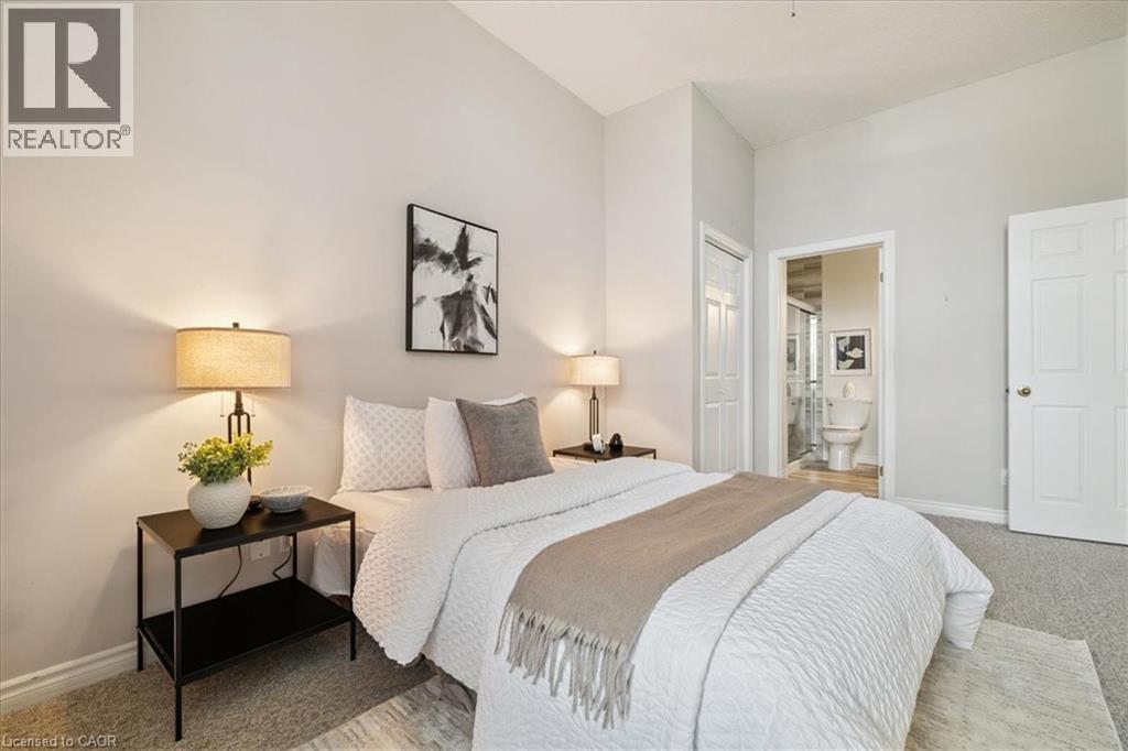 #108 262 DUNDAS Street E - 11