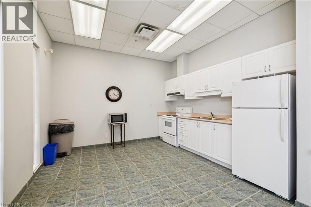 #108 262 DUNDAS Street E - 21