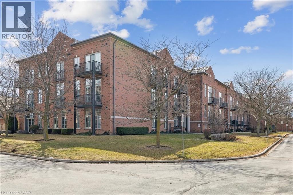 #108 262 DUNDAS Street E - 25