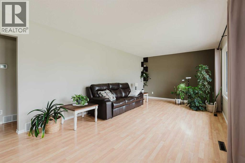 10253 112 Avenue — photo 11