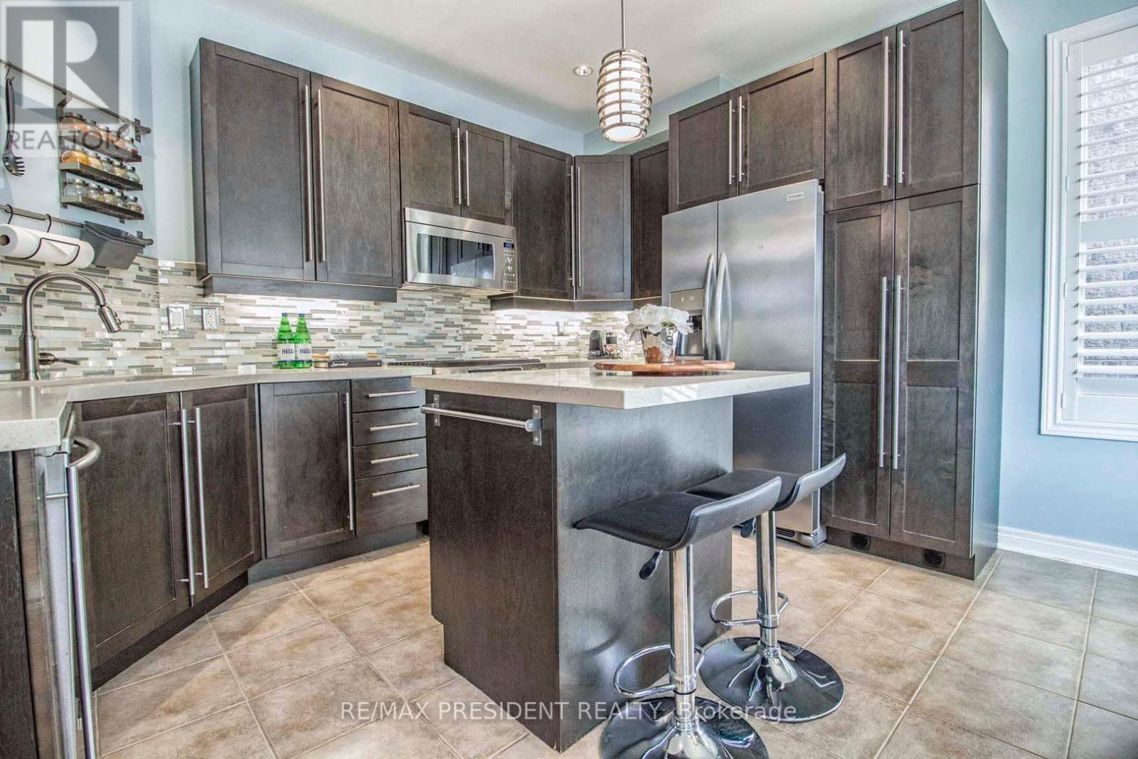 44 ROBITAILLE DRIVE - 10