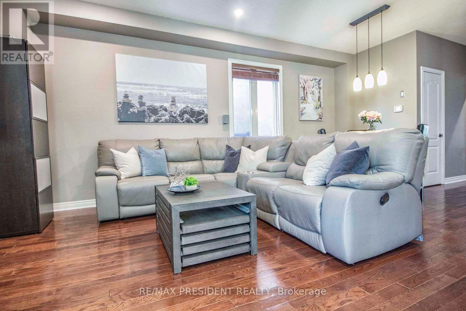 44 ROBITAILLE DRIVE - 8