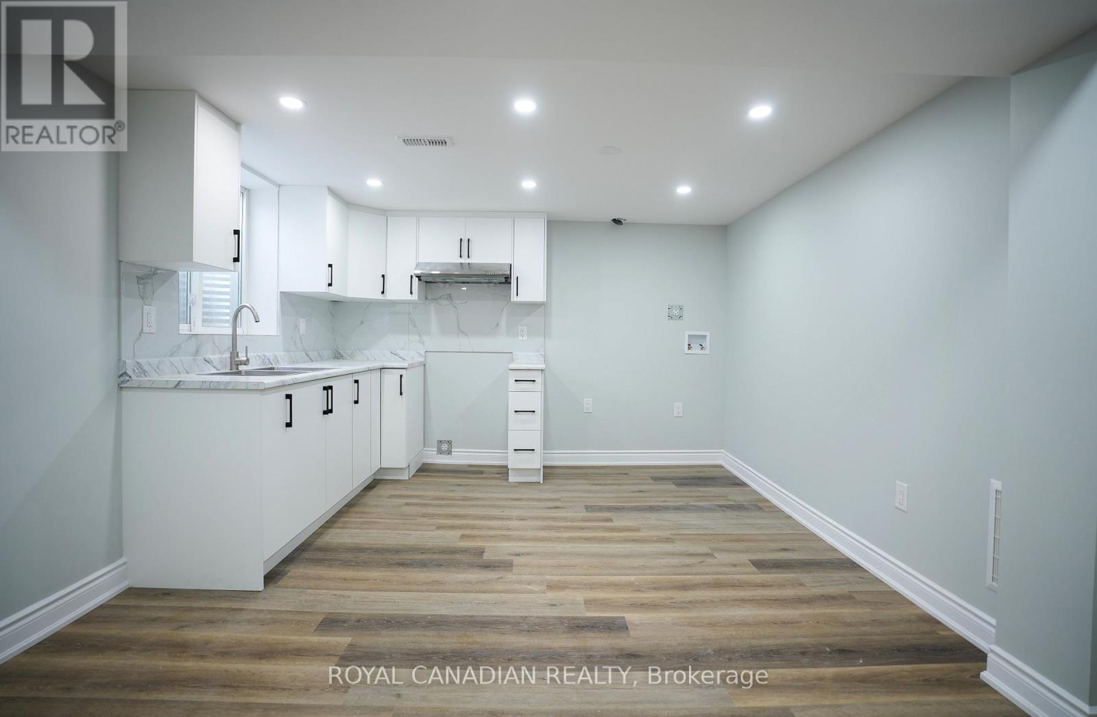 67 SUTHERLAND AVENUE - 20