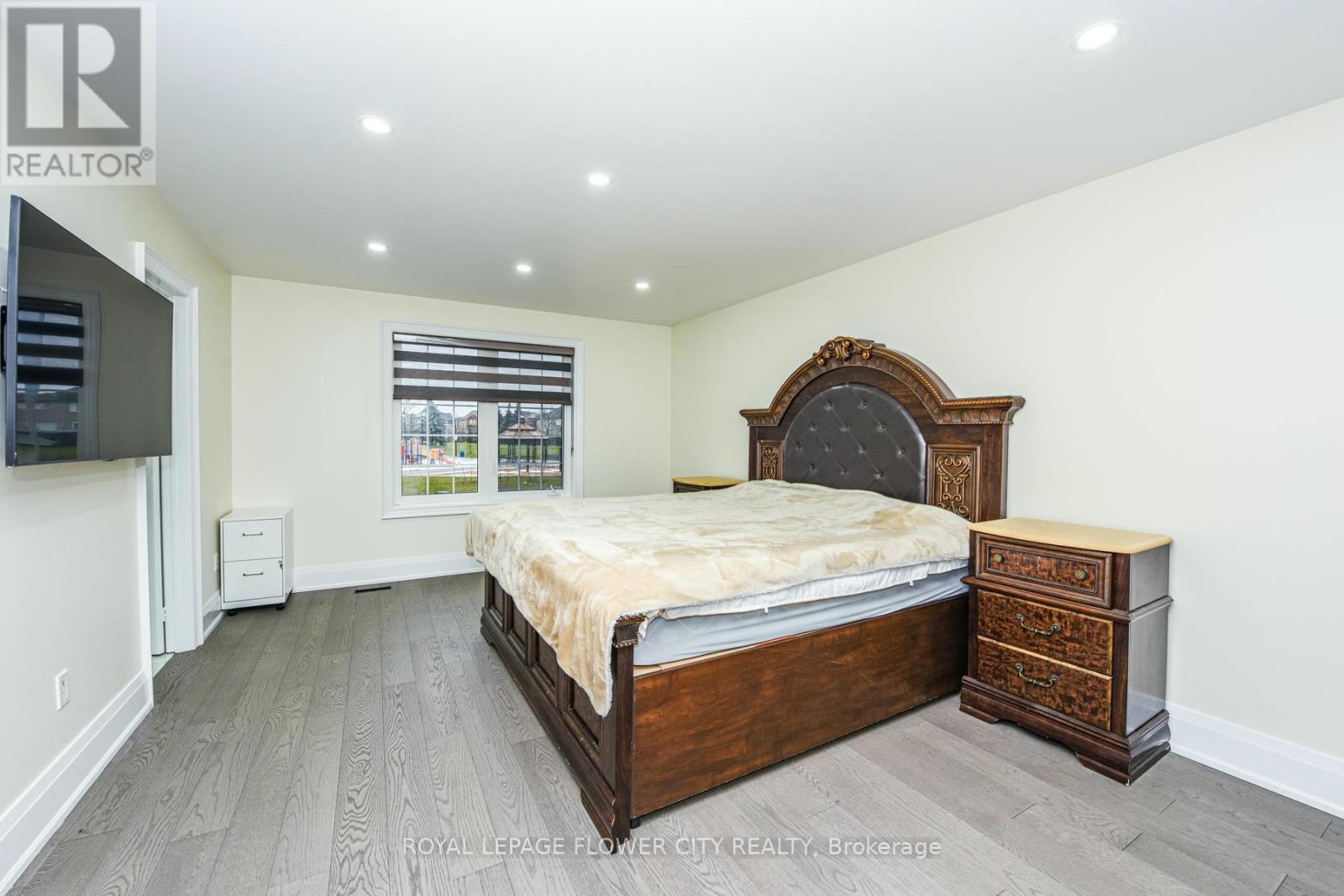 22 WINTERSNOW COURT - 28