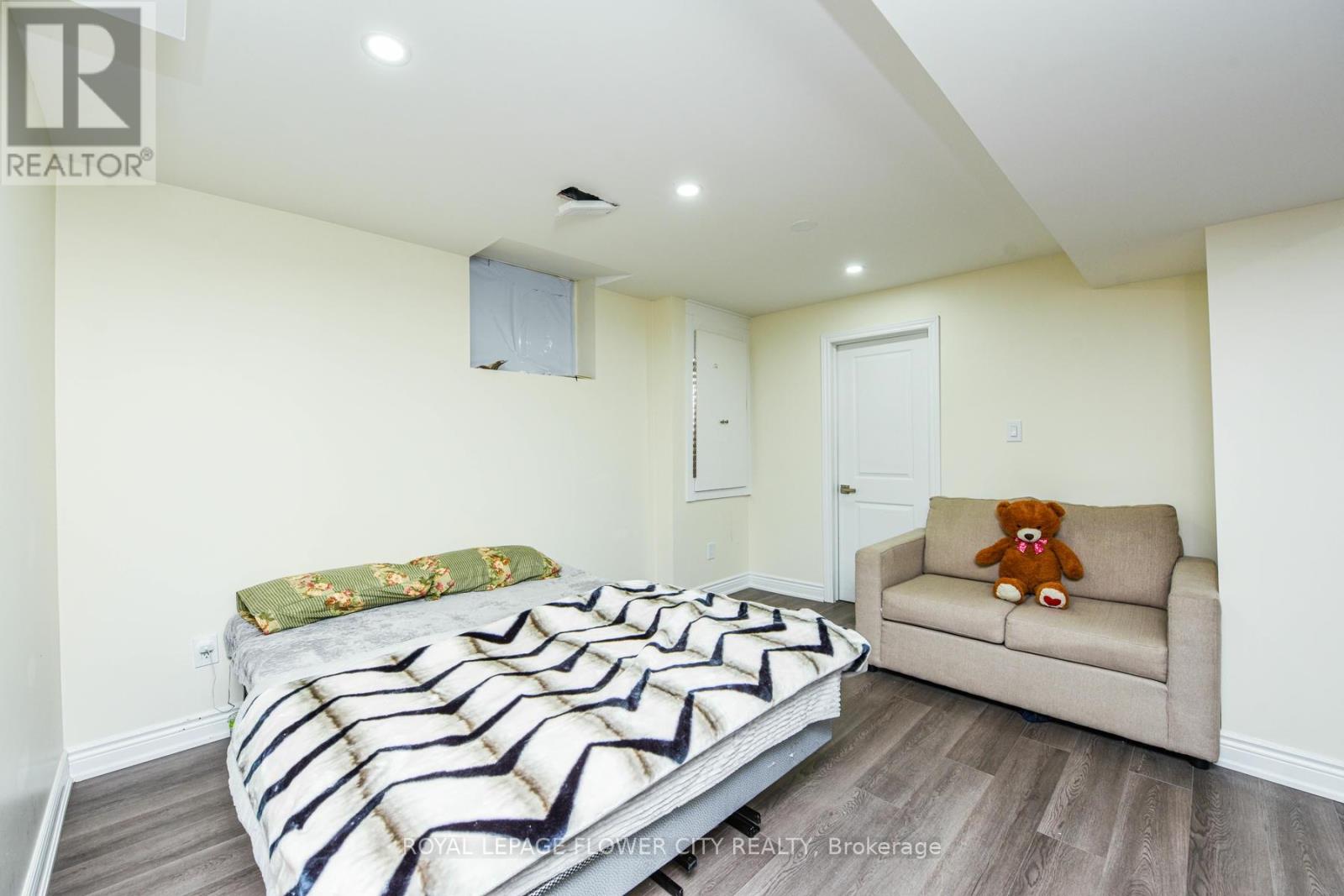 22 WINTERSNOW COURT - 41