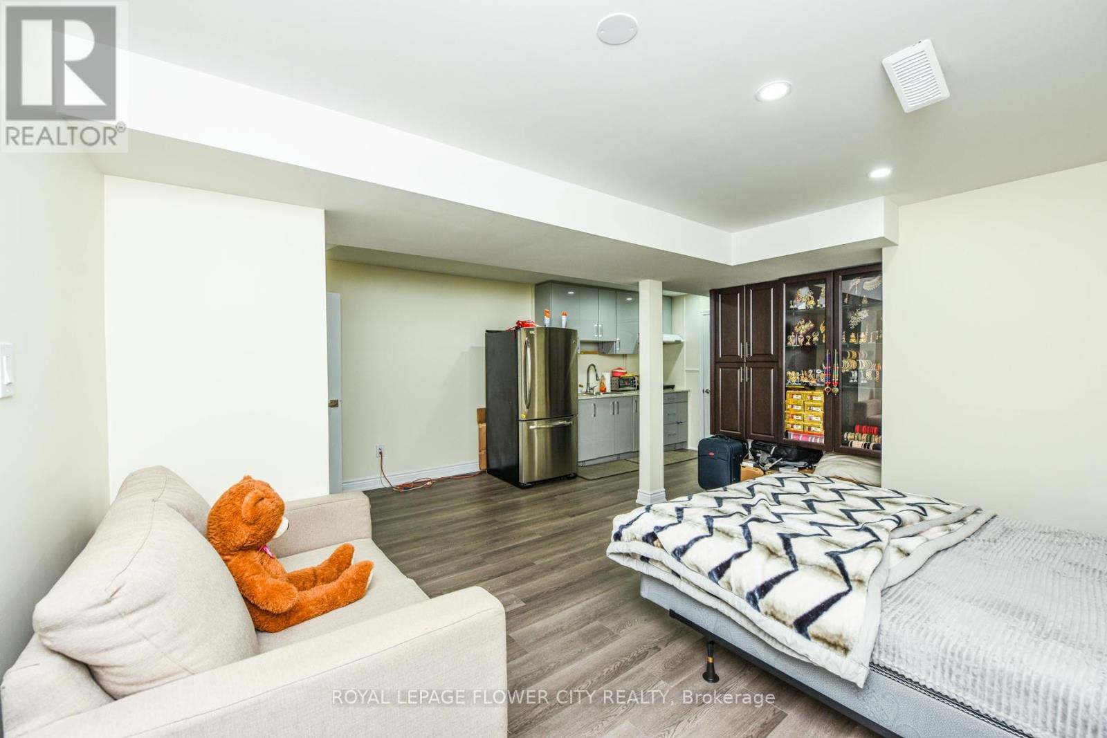 22 WINTERSNOW COURT - 42