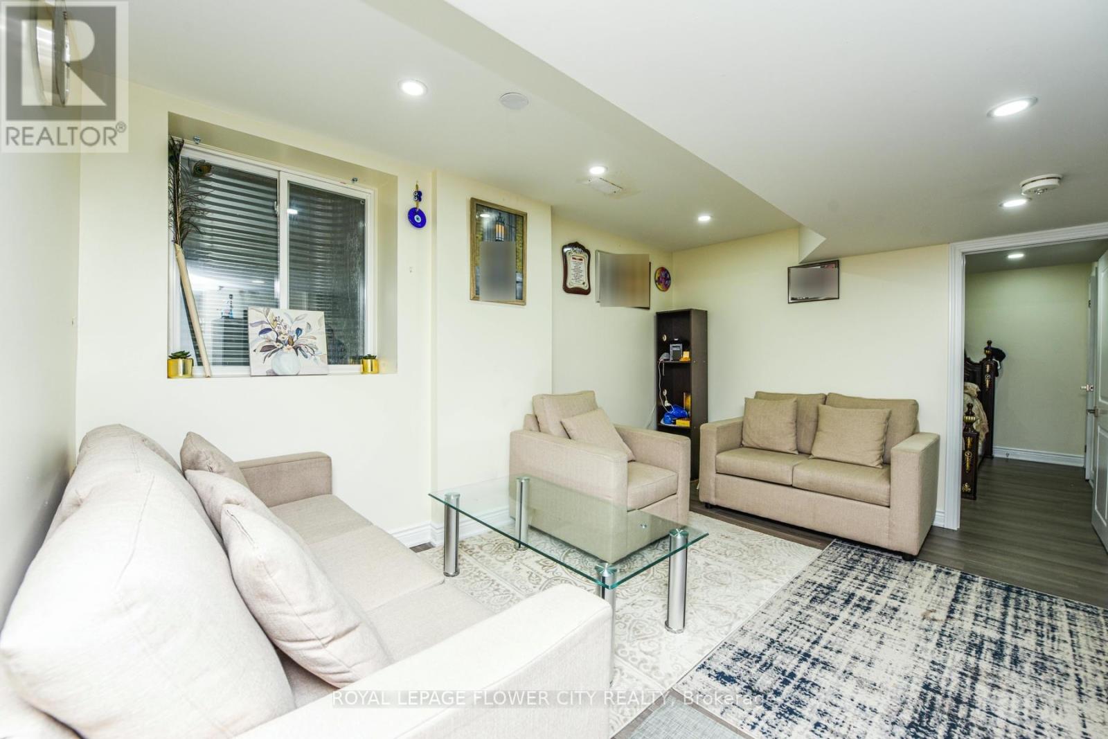 22 WINTERSNOW COURT - 47