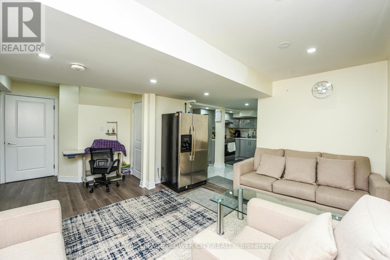 22 WINTERSNOW COURT - 48