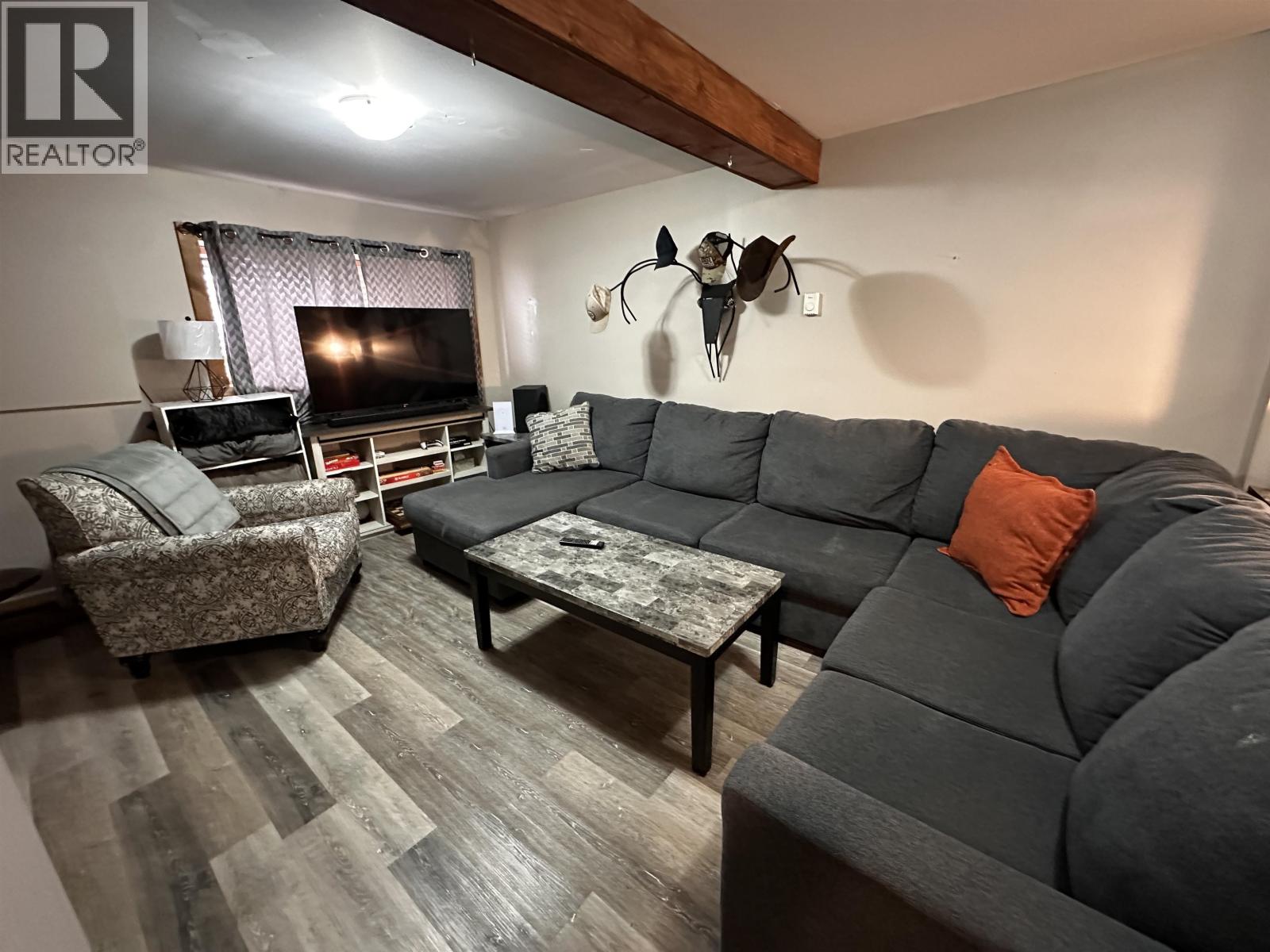5620 49 STREET - 18