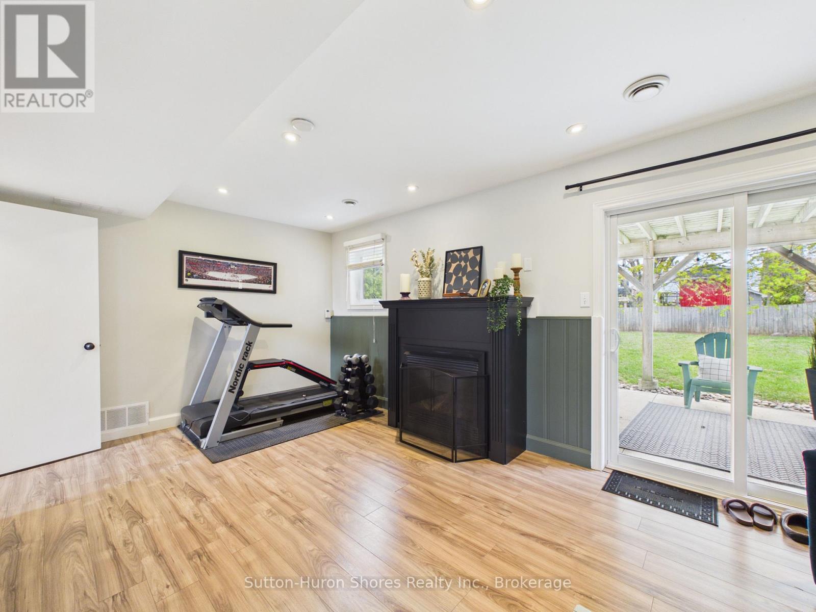 781 BRADFORD STREET - 17