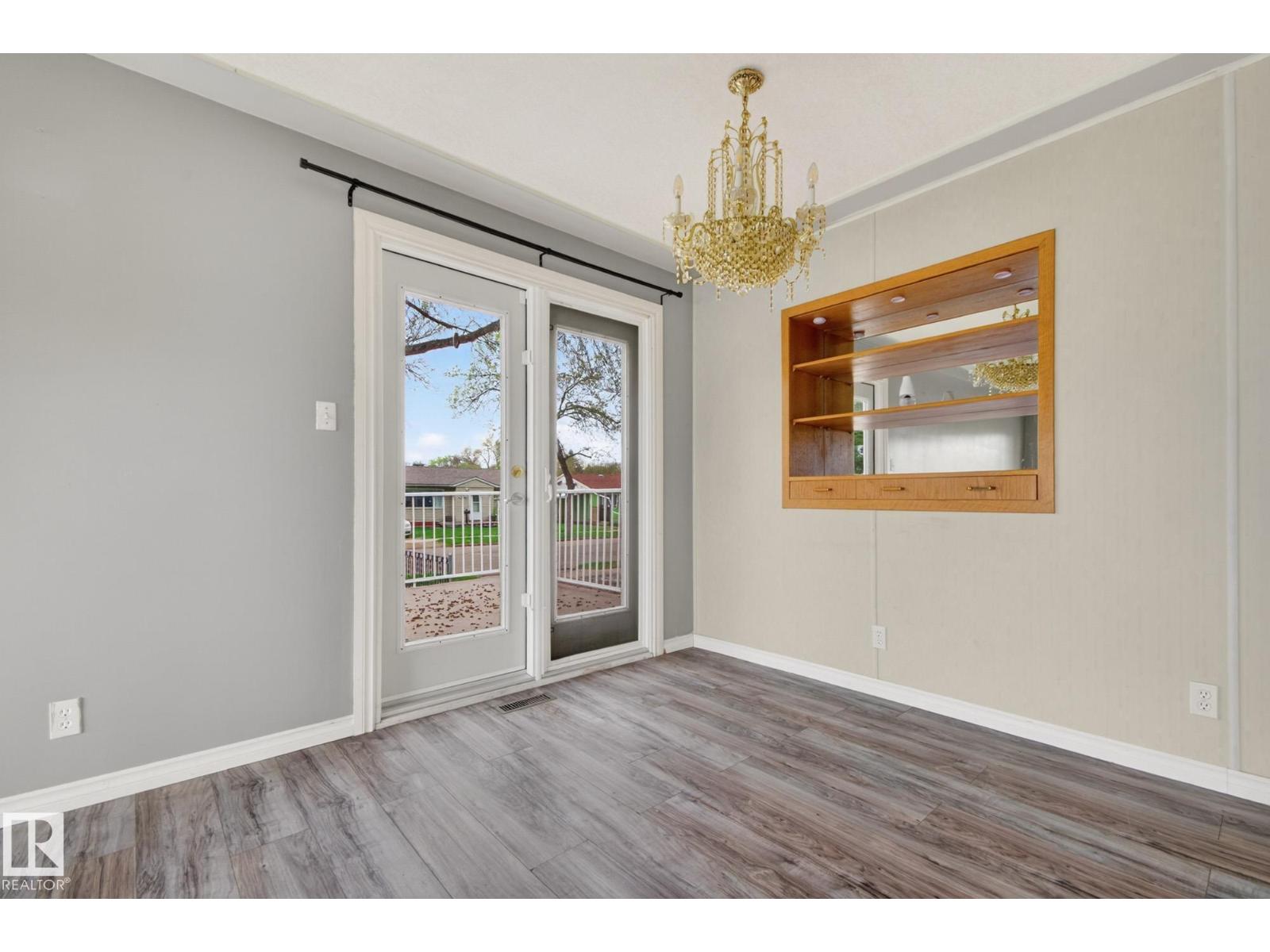 11901 42 ST NW, Edmonton