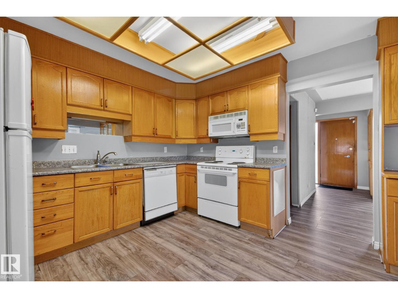 11901 42 ST NW, Edmonton