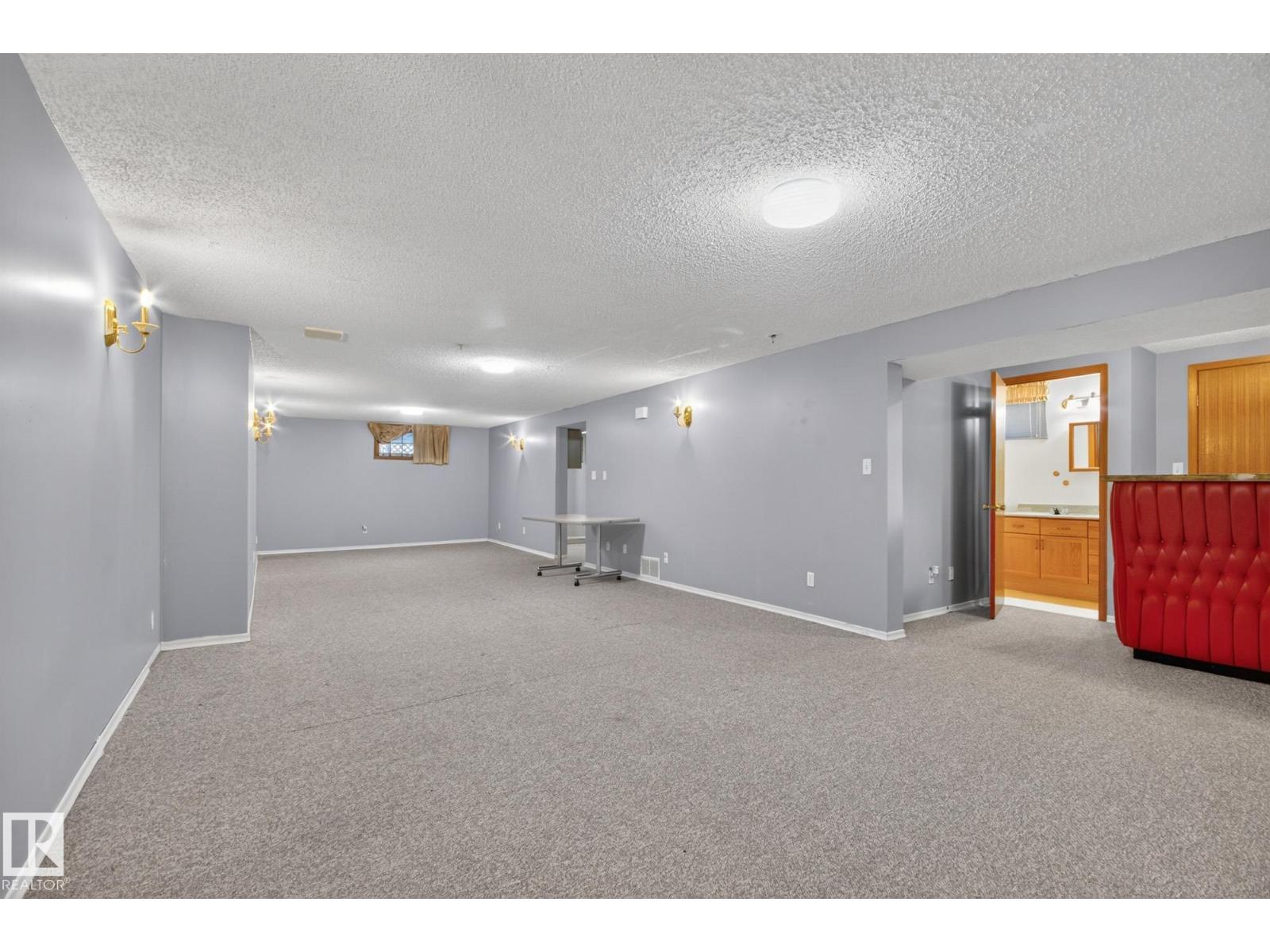 11901 42 ST NW, Edmonton