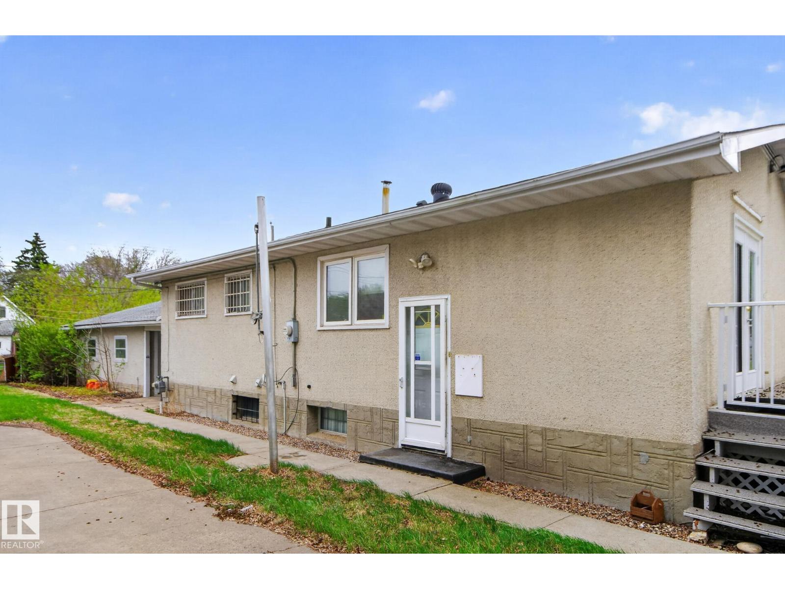 11901 42 ST NW, Edmonton