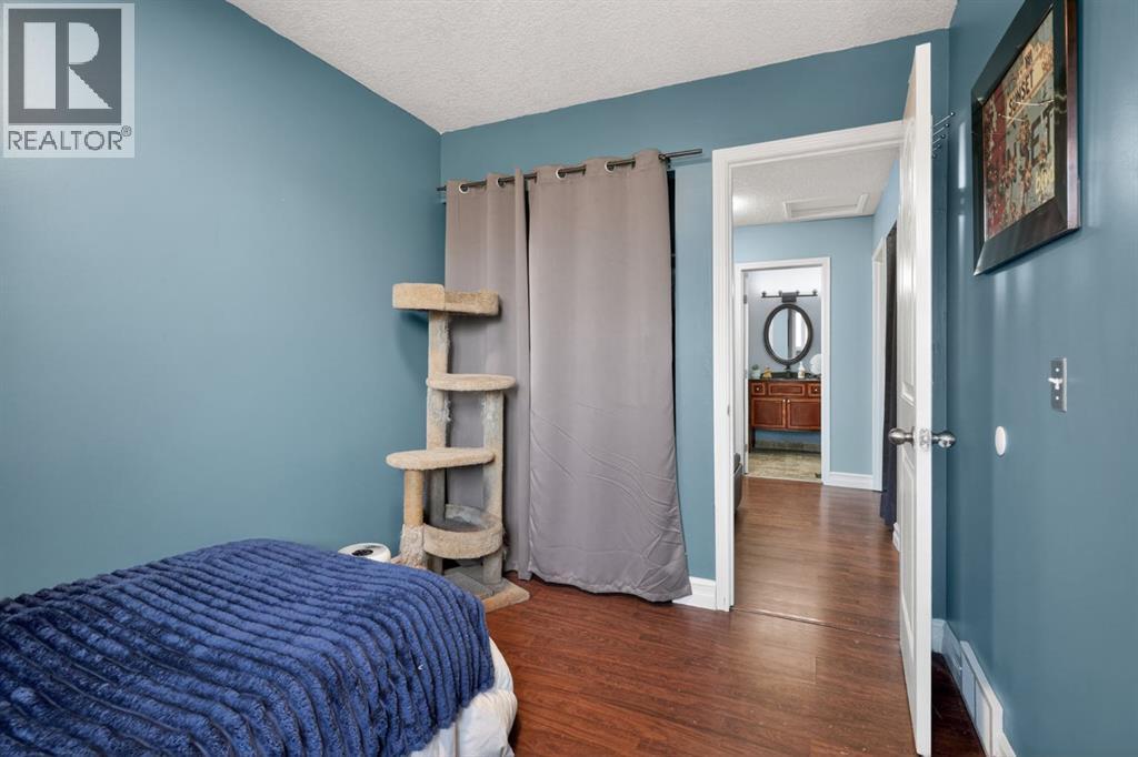 #23 643 4 Avenue NE - 22