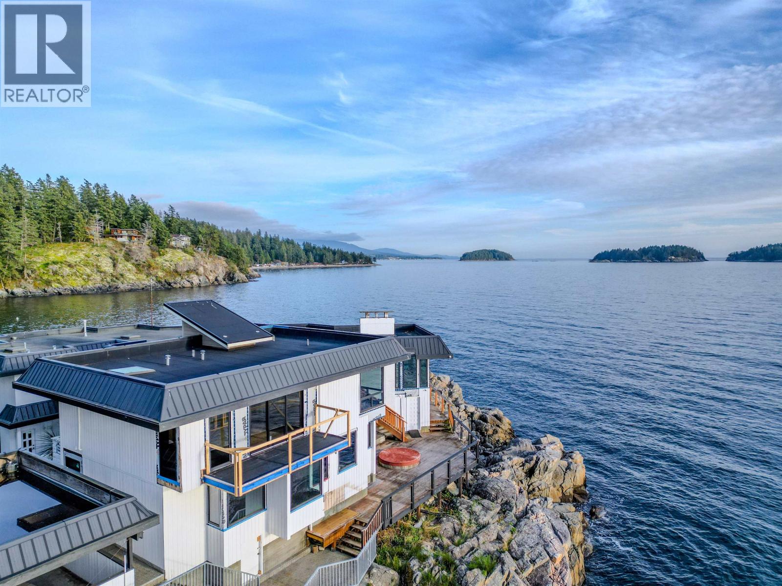 5482 HILL ROAD, Sechelt