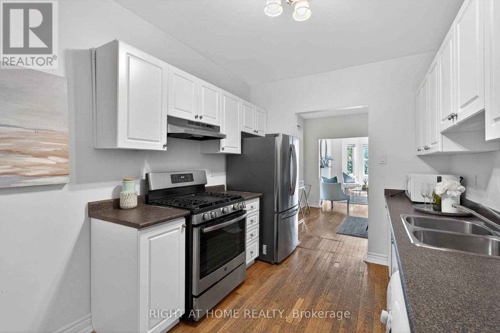 #301 412 JARVIS STREET - 17