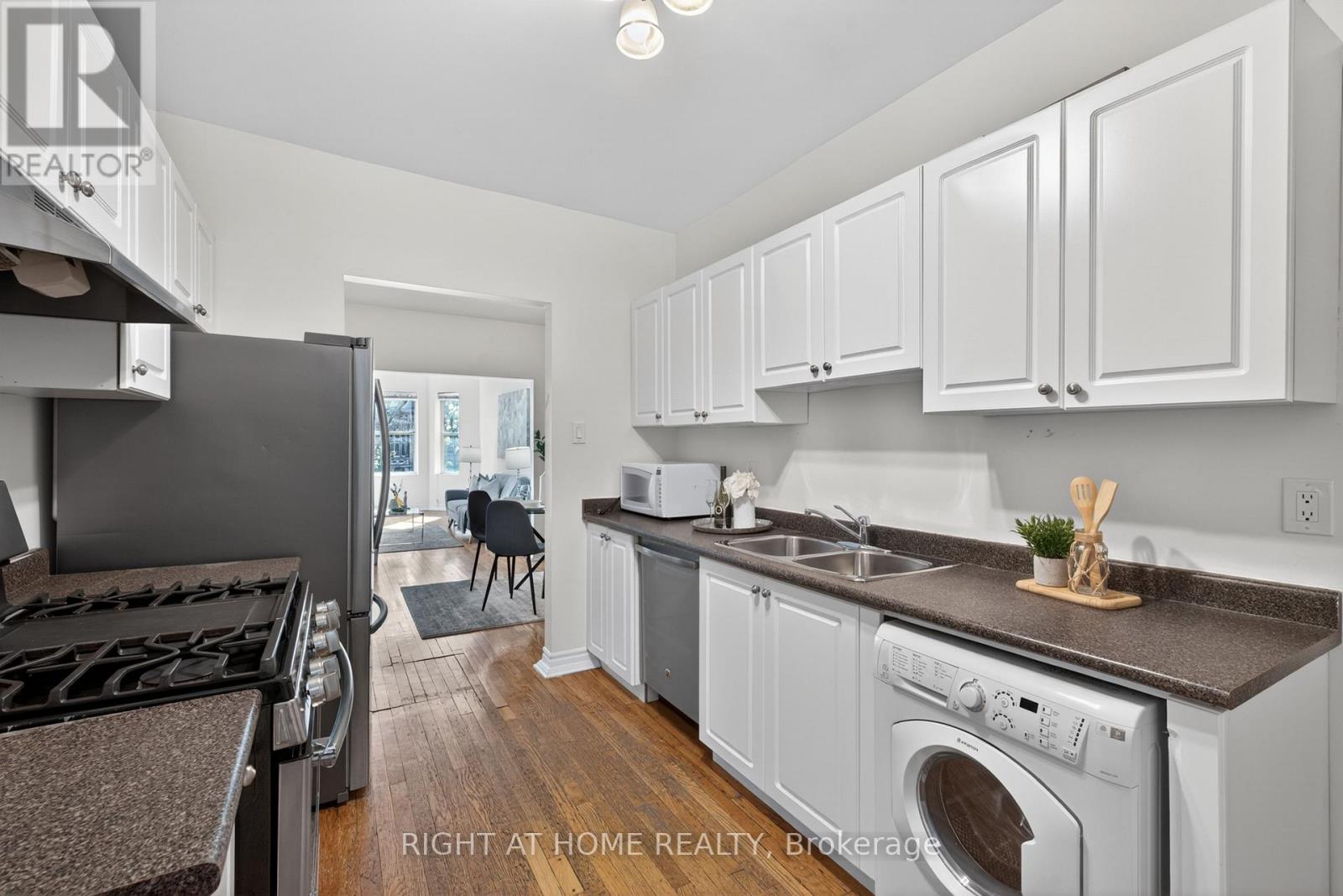 #301 412 JARVIS STREET - 18