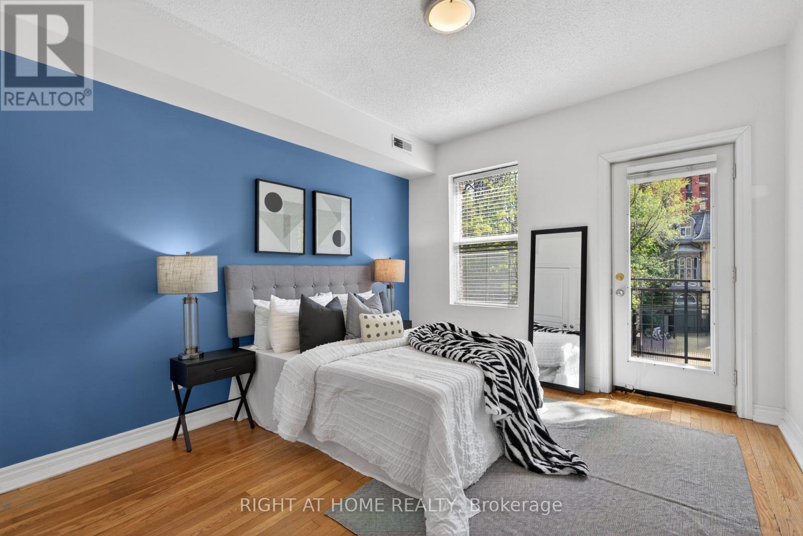 #301 412 JARVIS STREET - 23