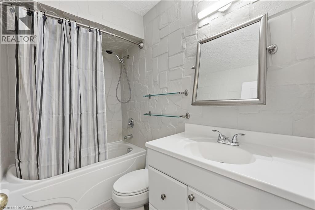 #154 11 QUEENSLEA Drive - 21