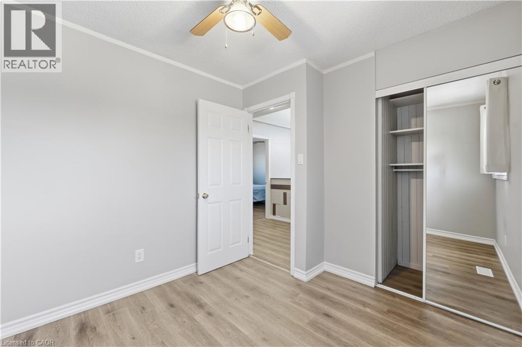#154 11 QUEENSLEA Drive - 20