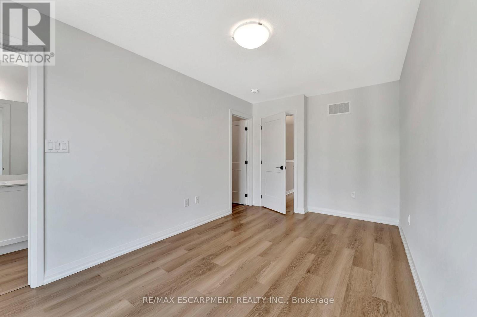 #90 55 TOM BROWN DRIVE - 20