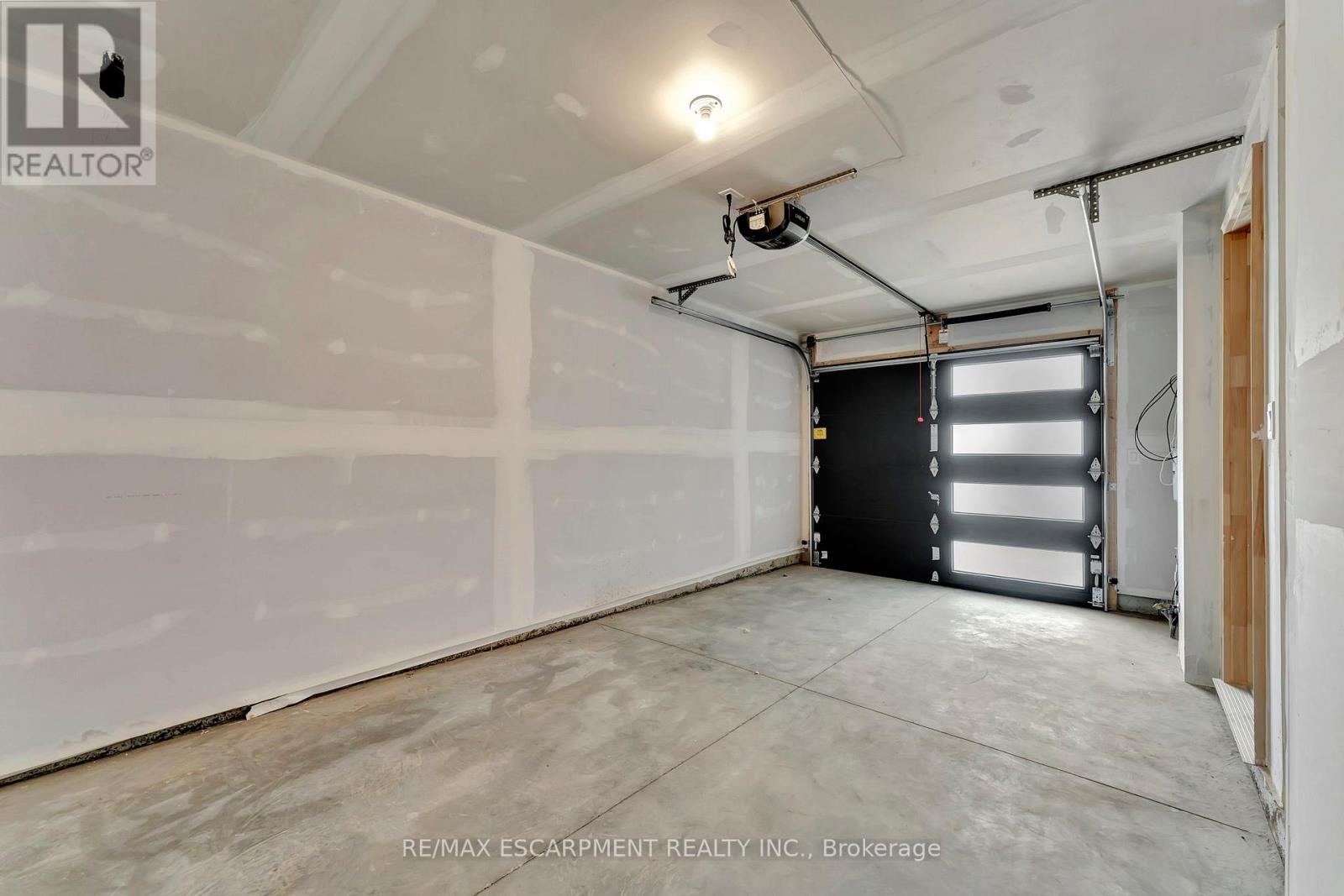 #90 55 TOM BROWN DRIVE - 35