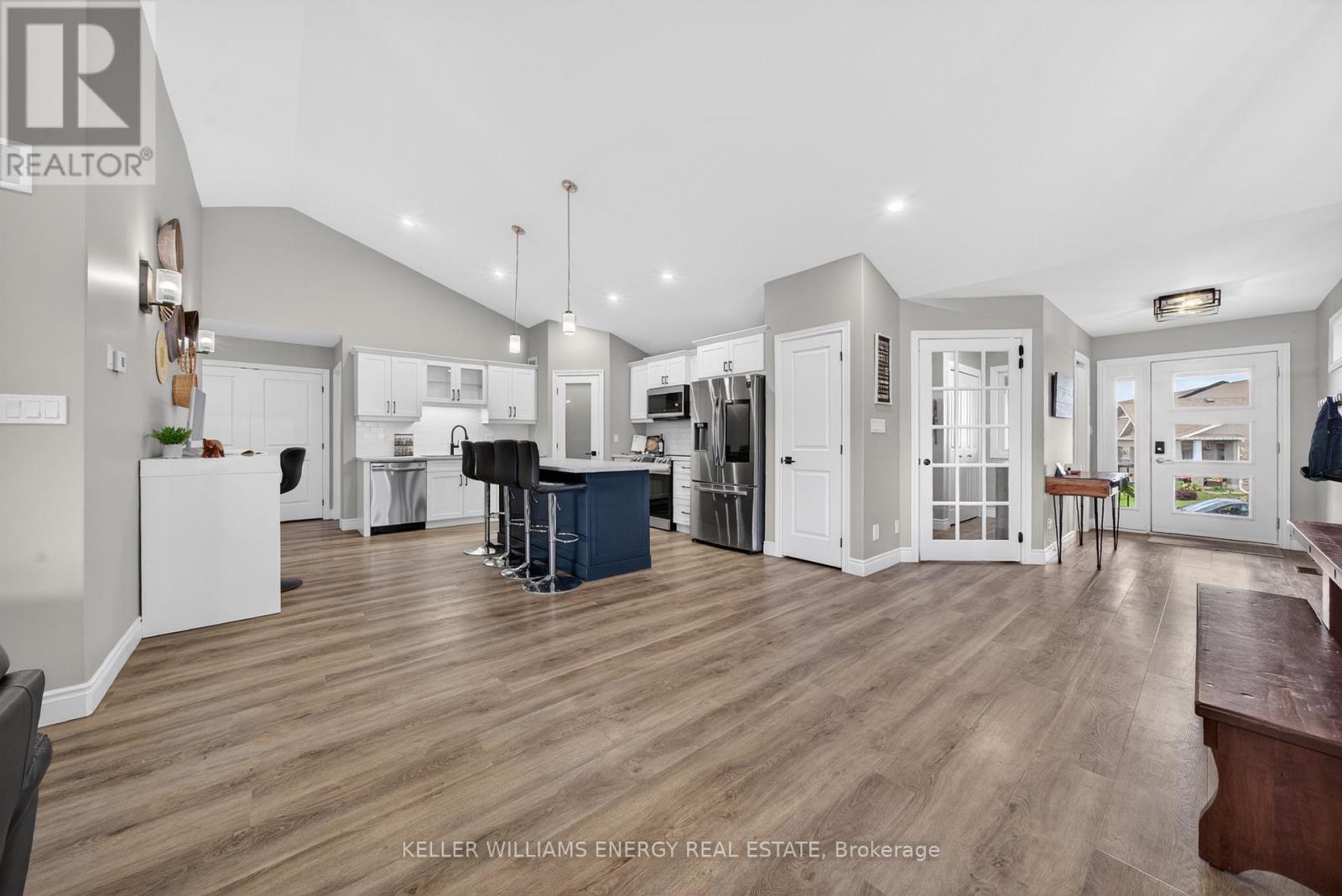 67 FARRINGTON CRESCENT - 15