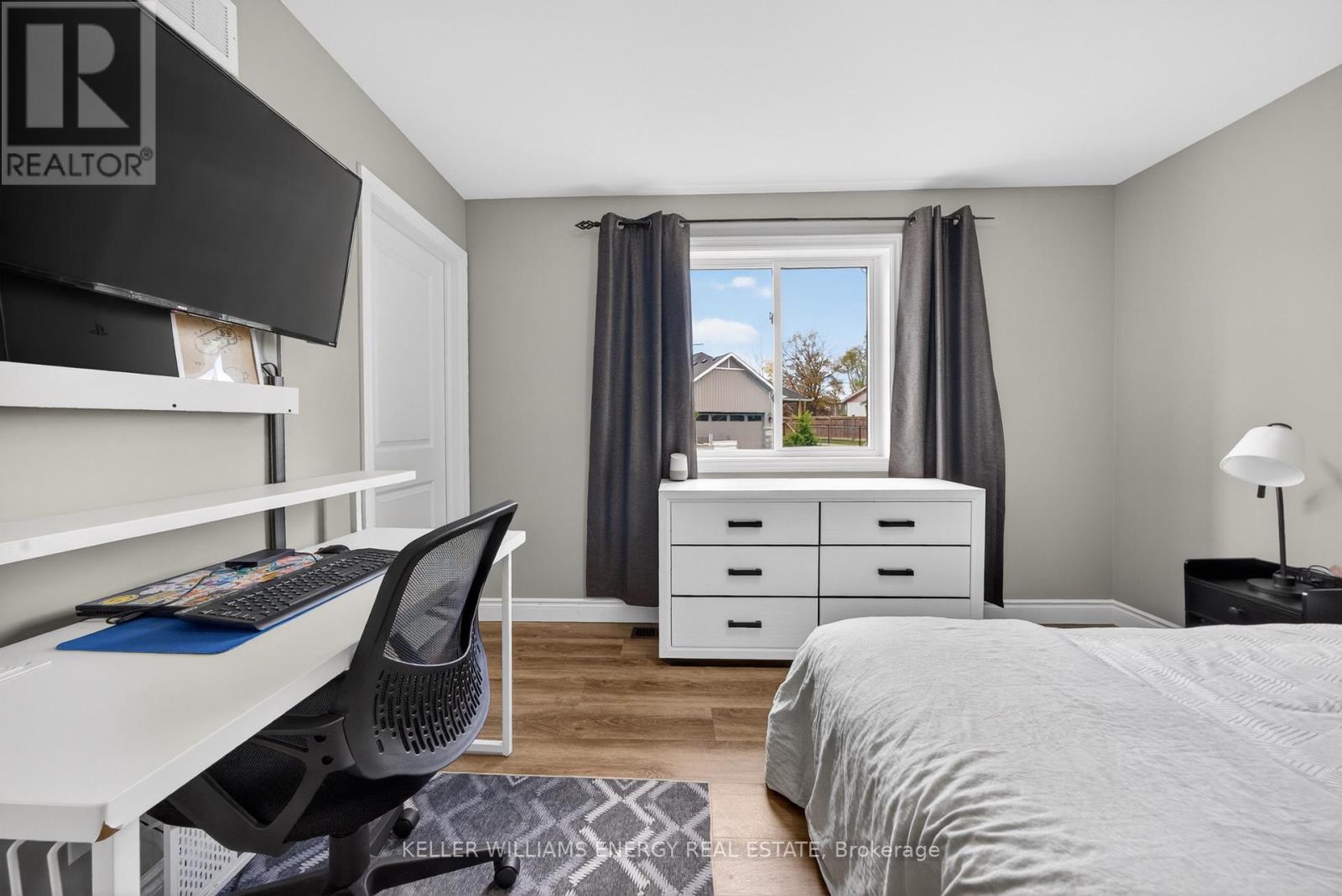 67 FARRINGTON CRESCENT - 20