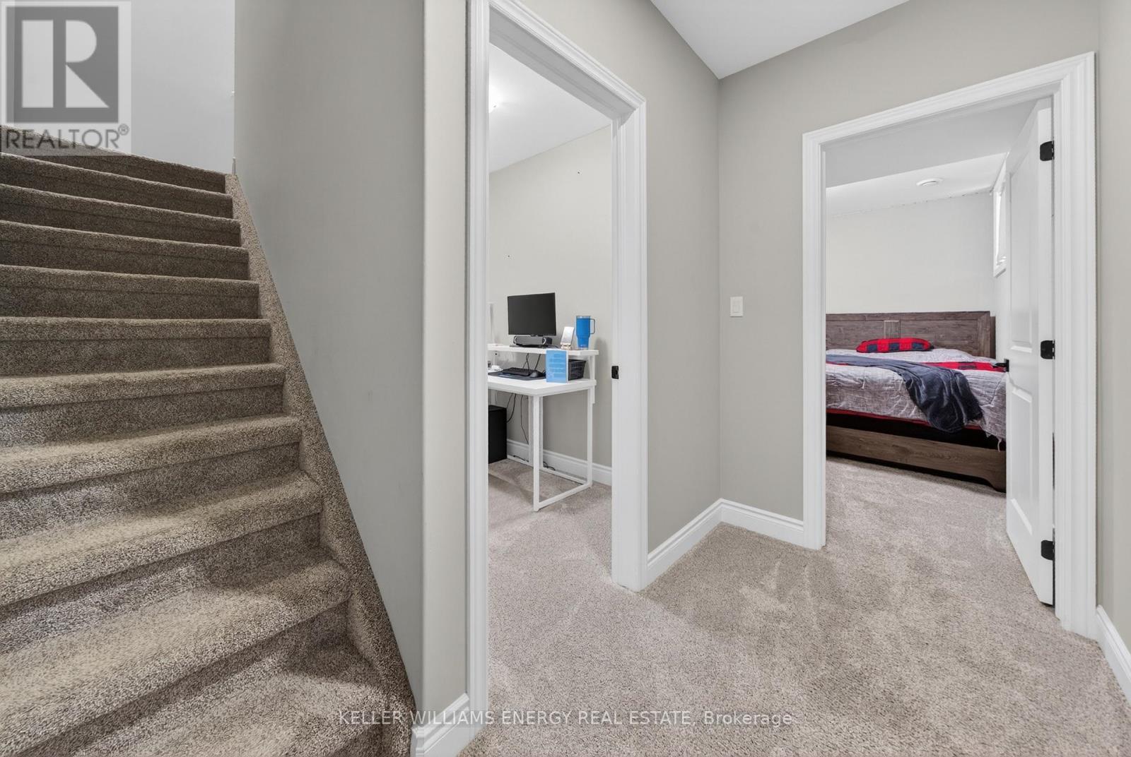 67 FARRINGTON CRESCENT - 27