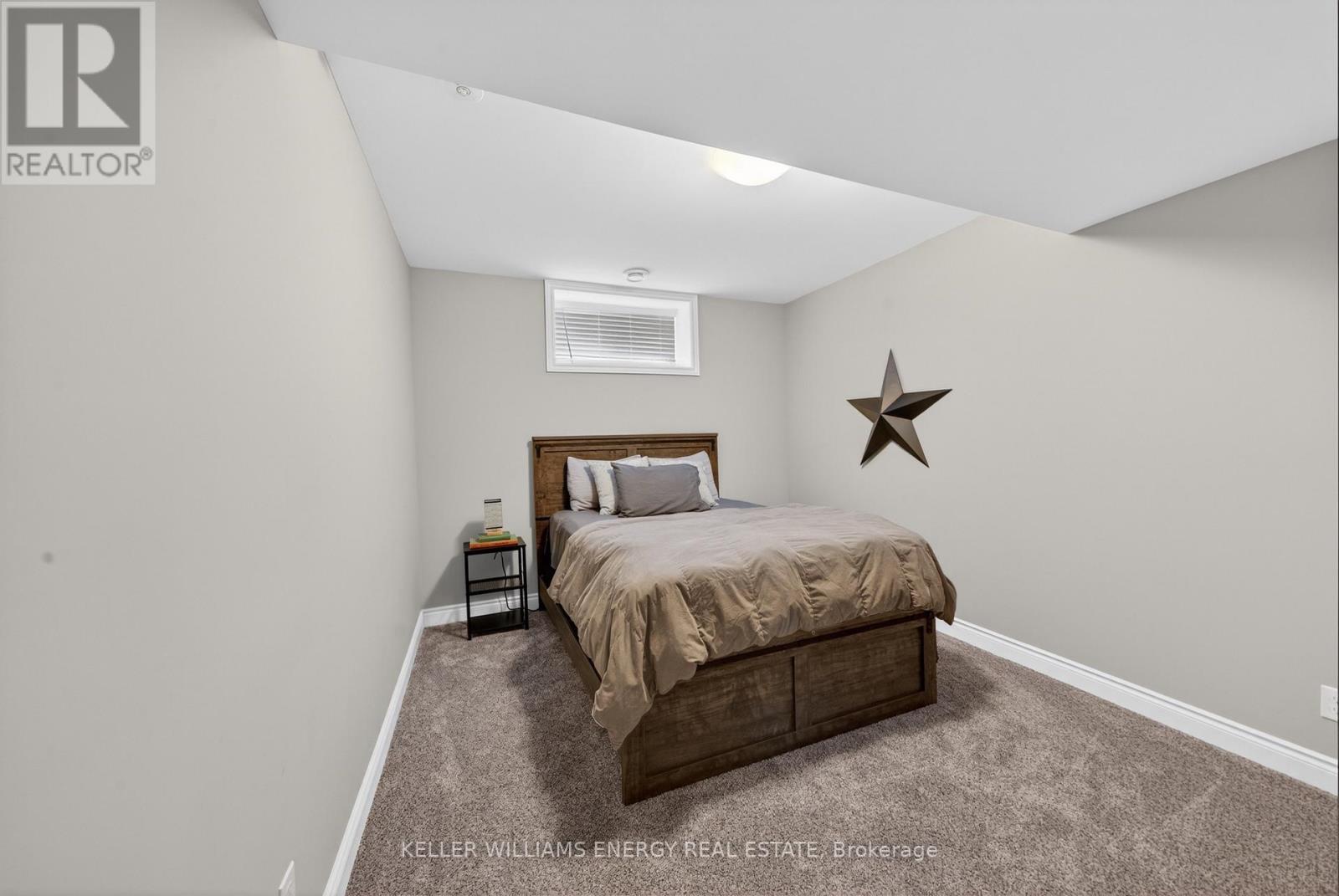 67 FARRINGTON CRESCENT - 42