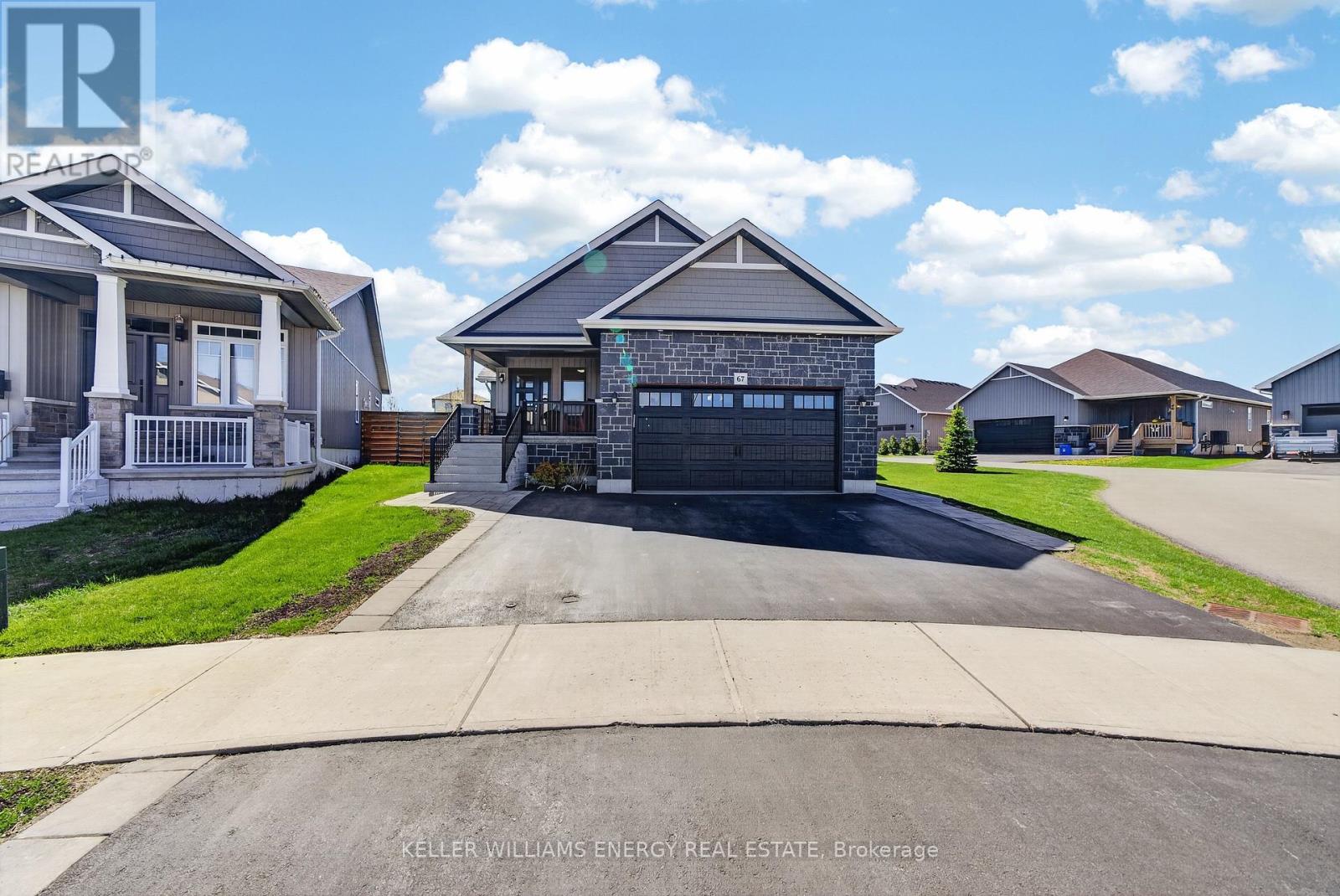 67 FARRINGTON CRESCENT - 5