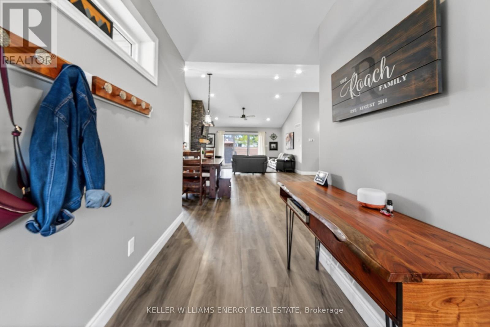67 FARRINGTON CRESCENT - 9