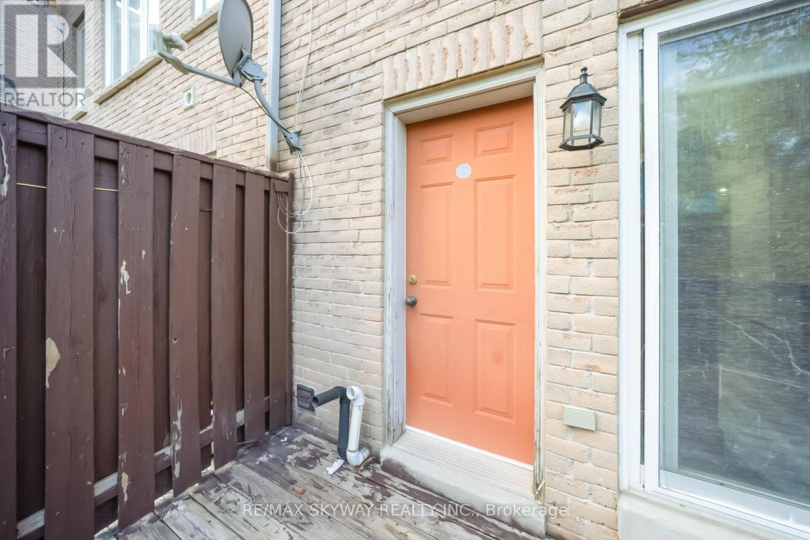 64 BERNARD AVENUE - 39