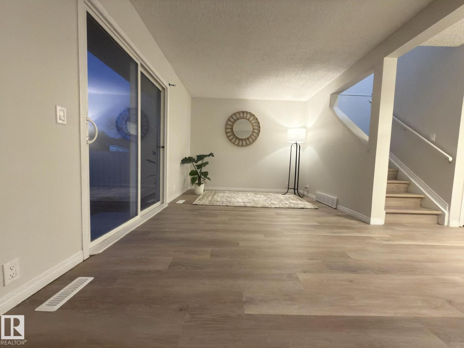 #14 18010 98 AV NW, Edmonton