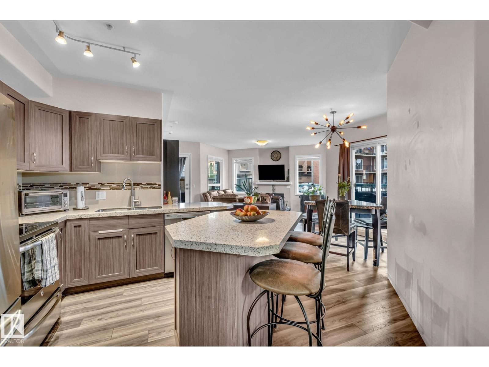 #104 10046 110 ST NW, Edmonton