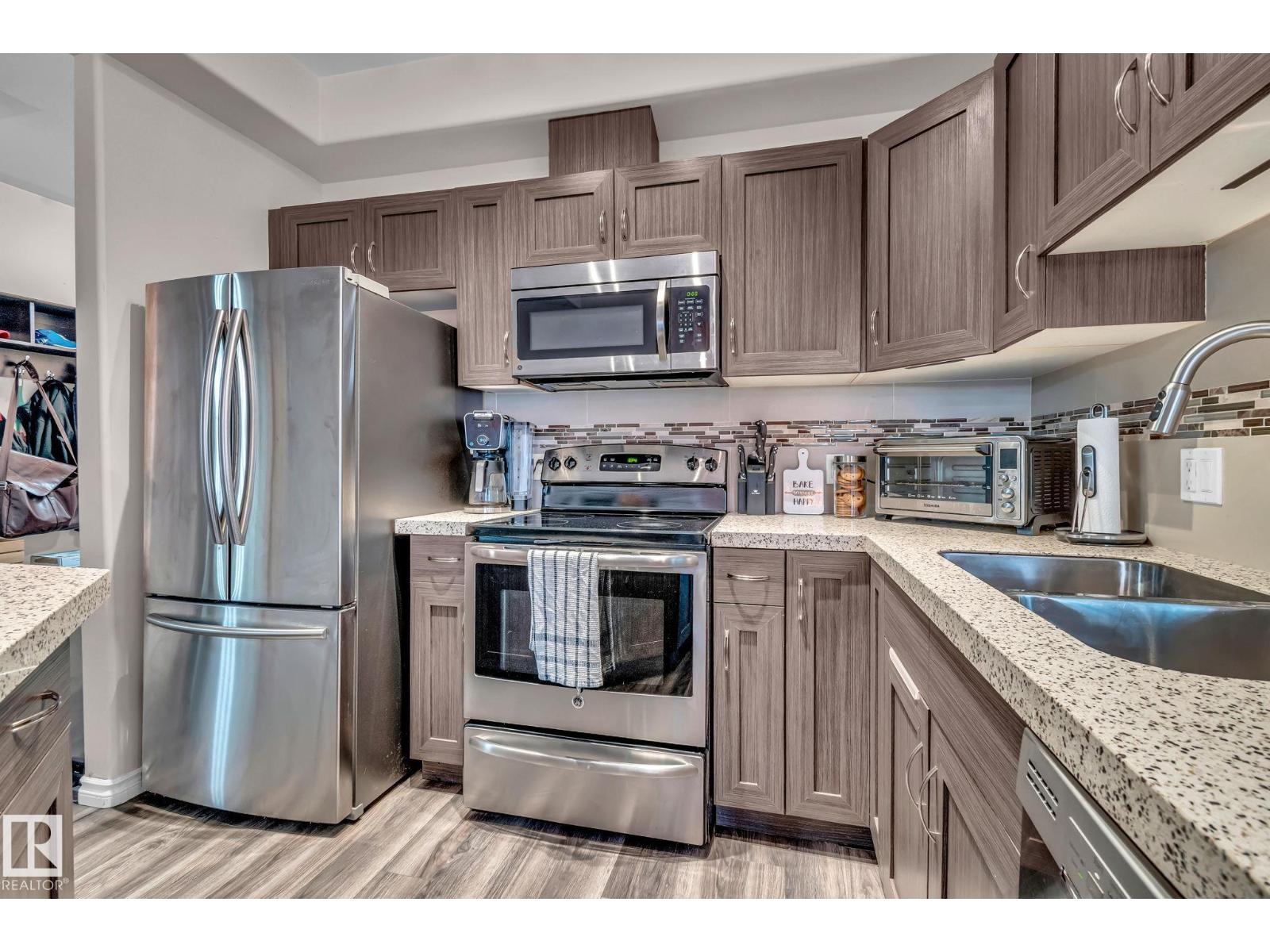 #104 10046 110 ST NW, Edmonton